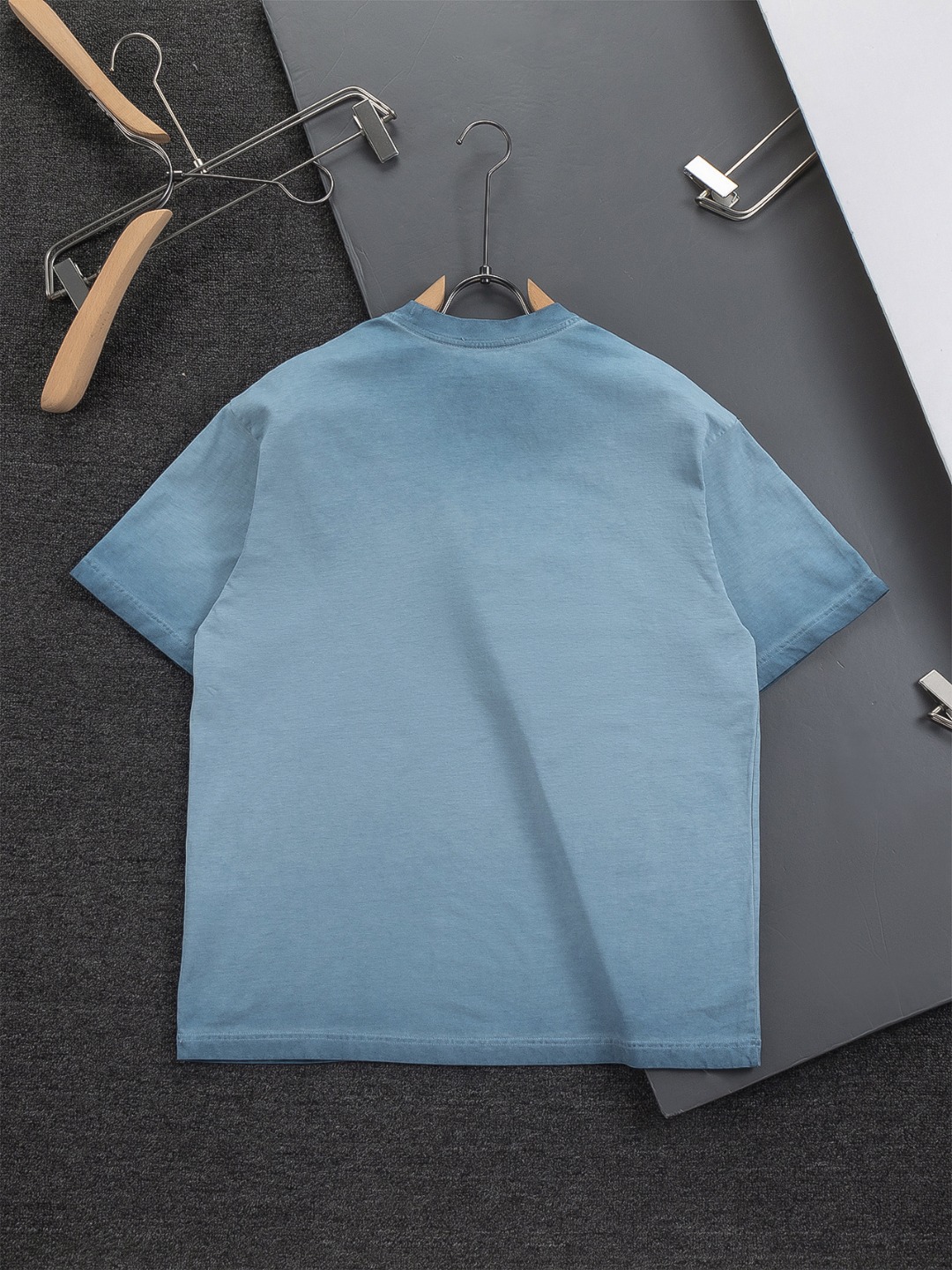 디올(DIOR) CD 나침반 패치 자수 반팔 티셔츠 의류