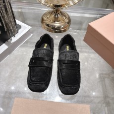 미우미우(miumiu) 슬립온 로퍼 단화 신발