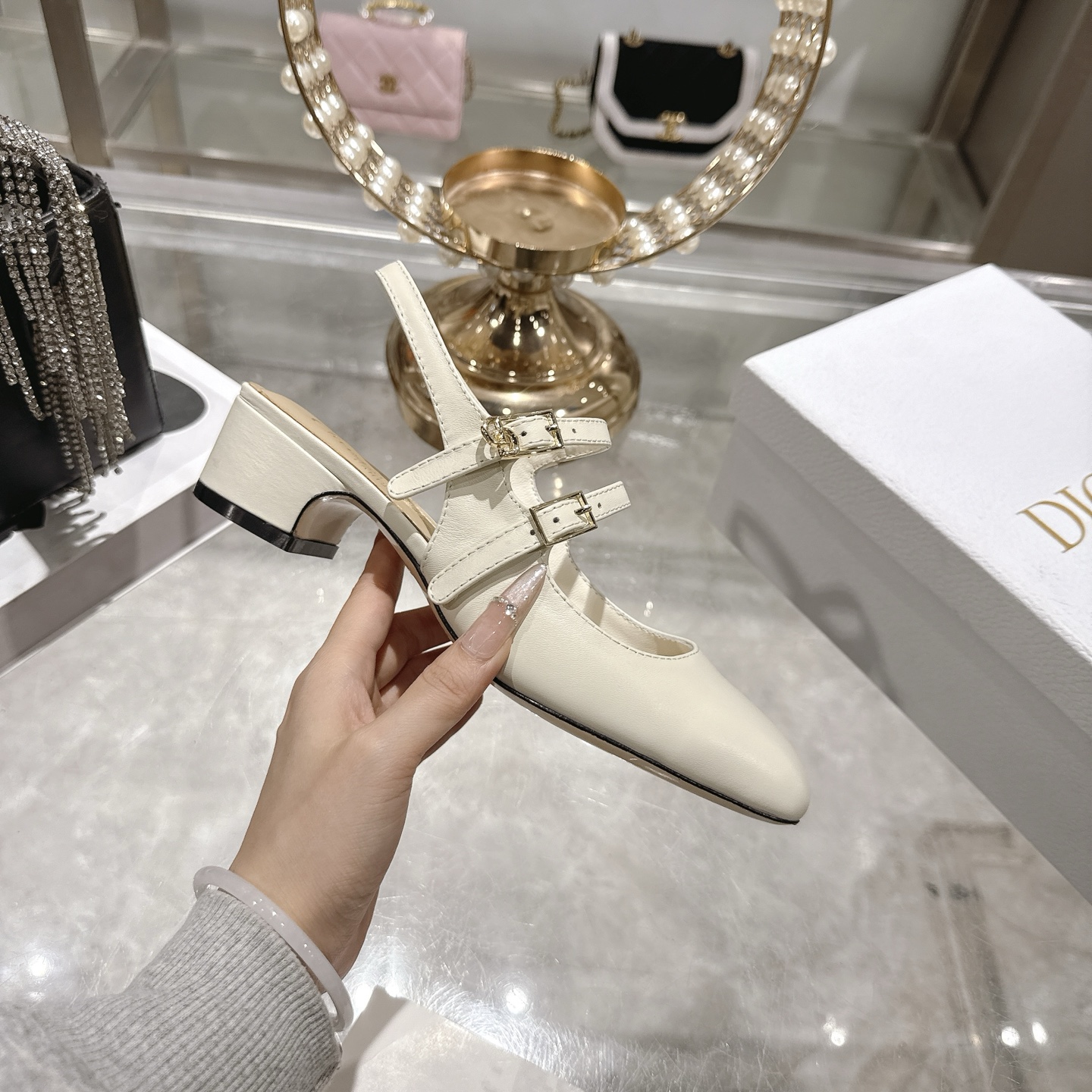 디올(Dior) CD 오트쿠튀르 셰리(Cherie) 메리제인 로퍼 샌들 단화 신발