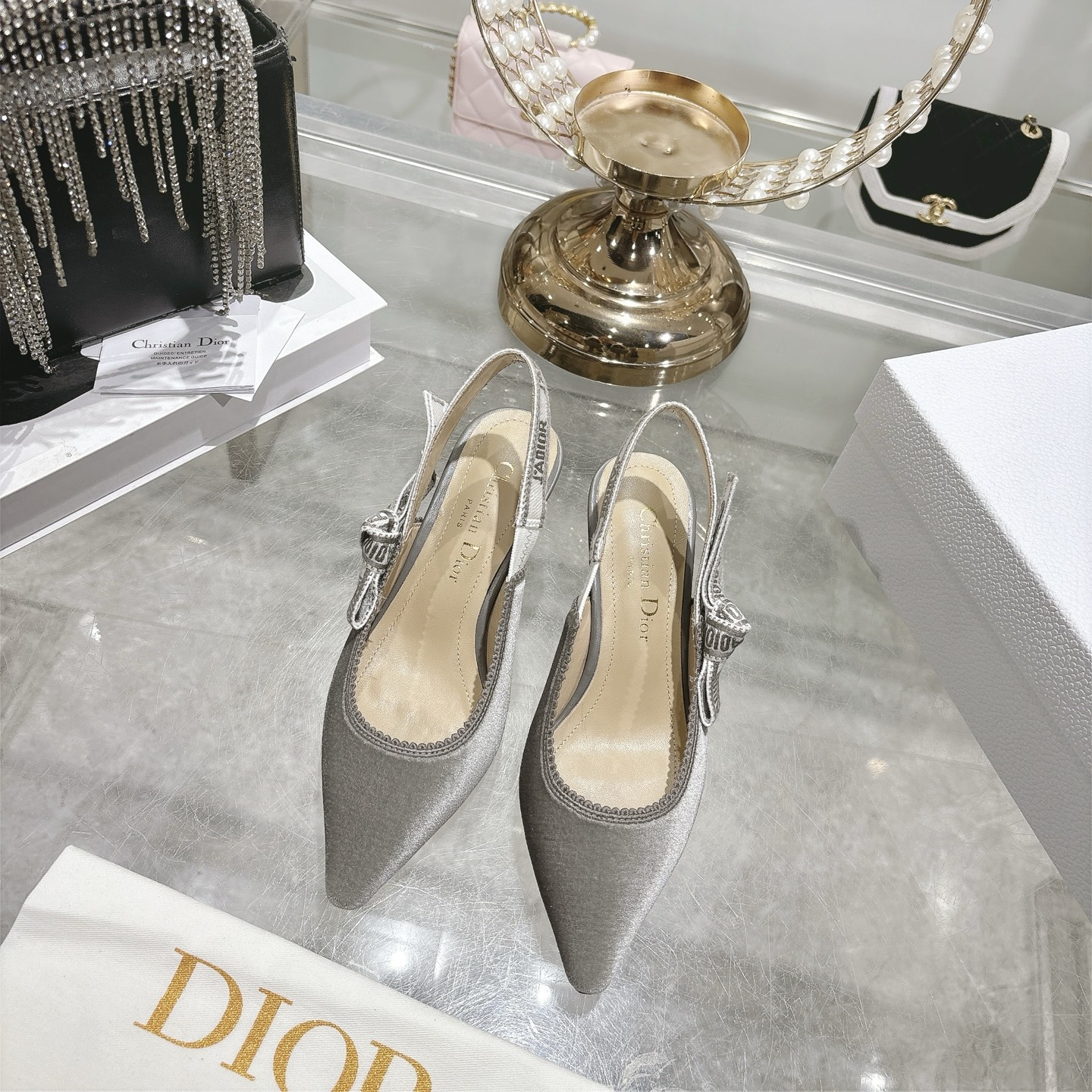 디올(DIor) CD 나비 장식 스틸레토 뮬 구두 신발