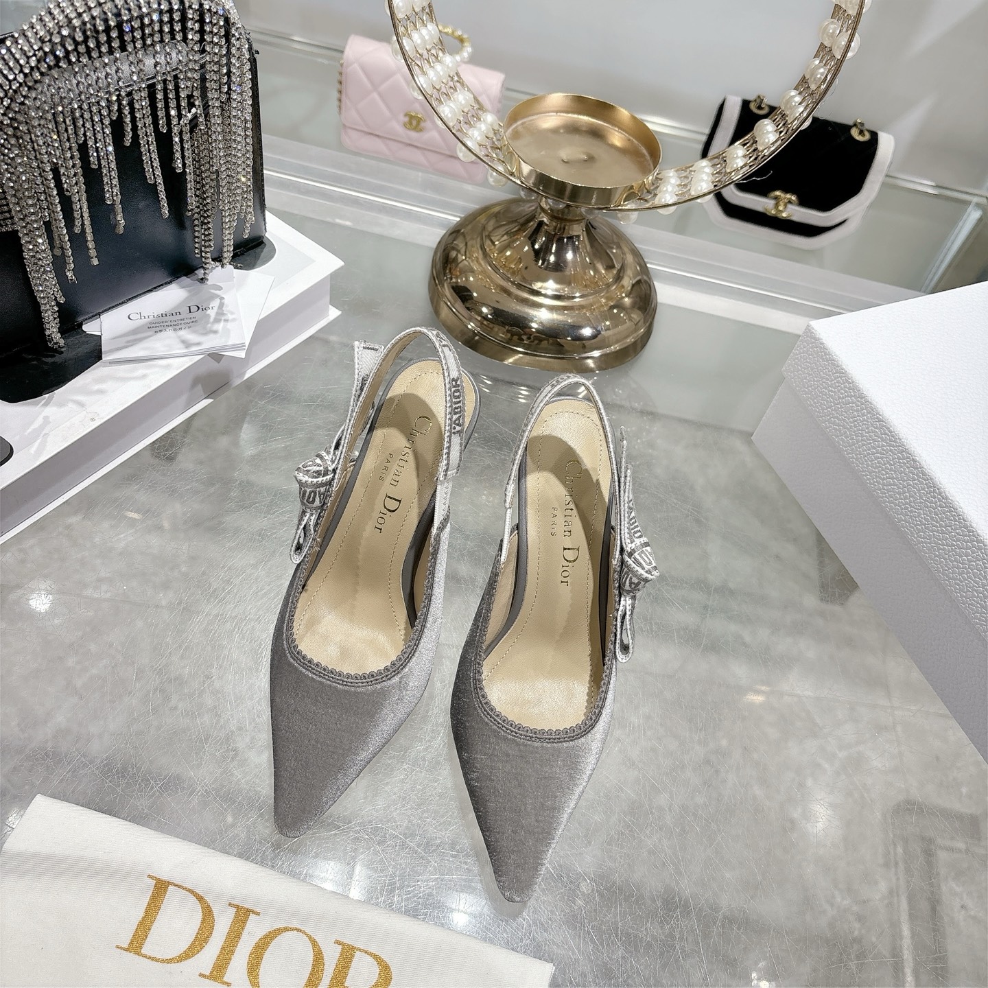 디올(DIor) CD 나비 장식 스틸레토 뮬 구두 신발