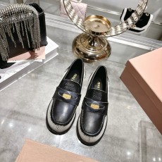 미우미우(miumiu) 코인 로퍼 단화 신발