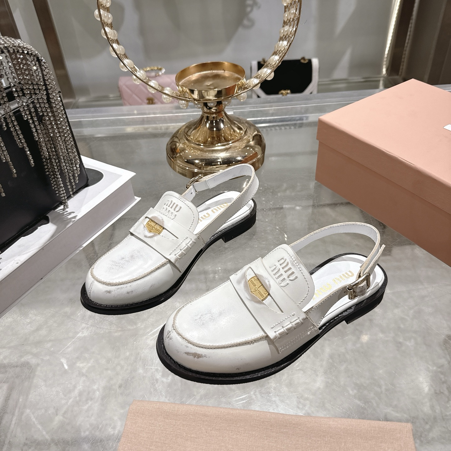 미우미우(miumiu) 코인 슬링백 샌들 로퍼 단화 신발