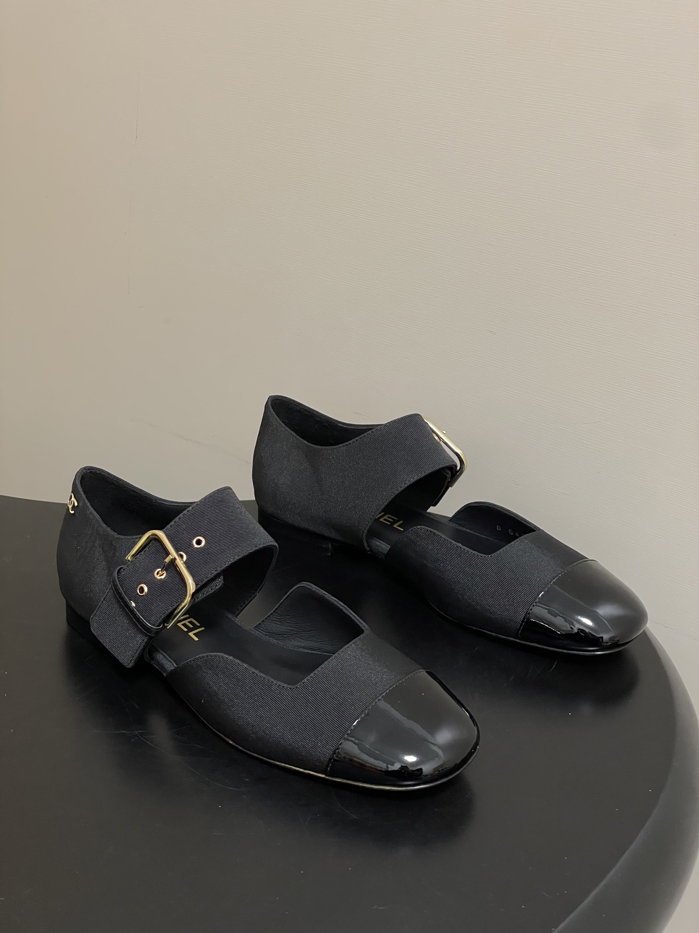 샤넬(Chanel) 26P 신상 투톤 스퀘어토 메리제인 플랫 슈즈 단화 신발