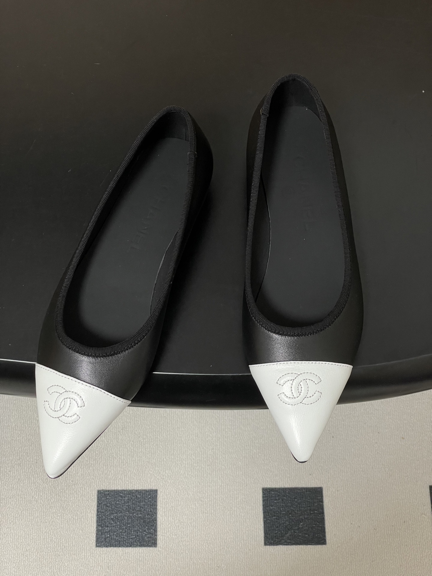 샤넬(Chanel) 26P 스틸레토 배색 발레리나 플랫 슈즈 구두 신발