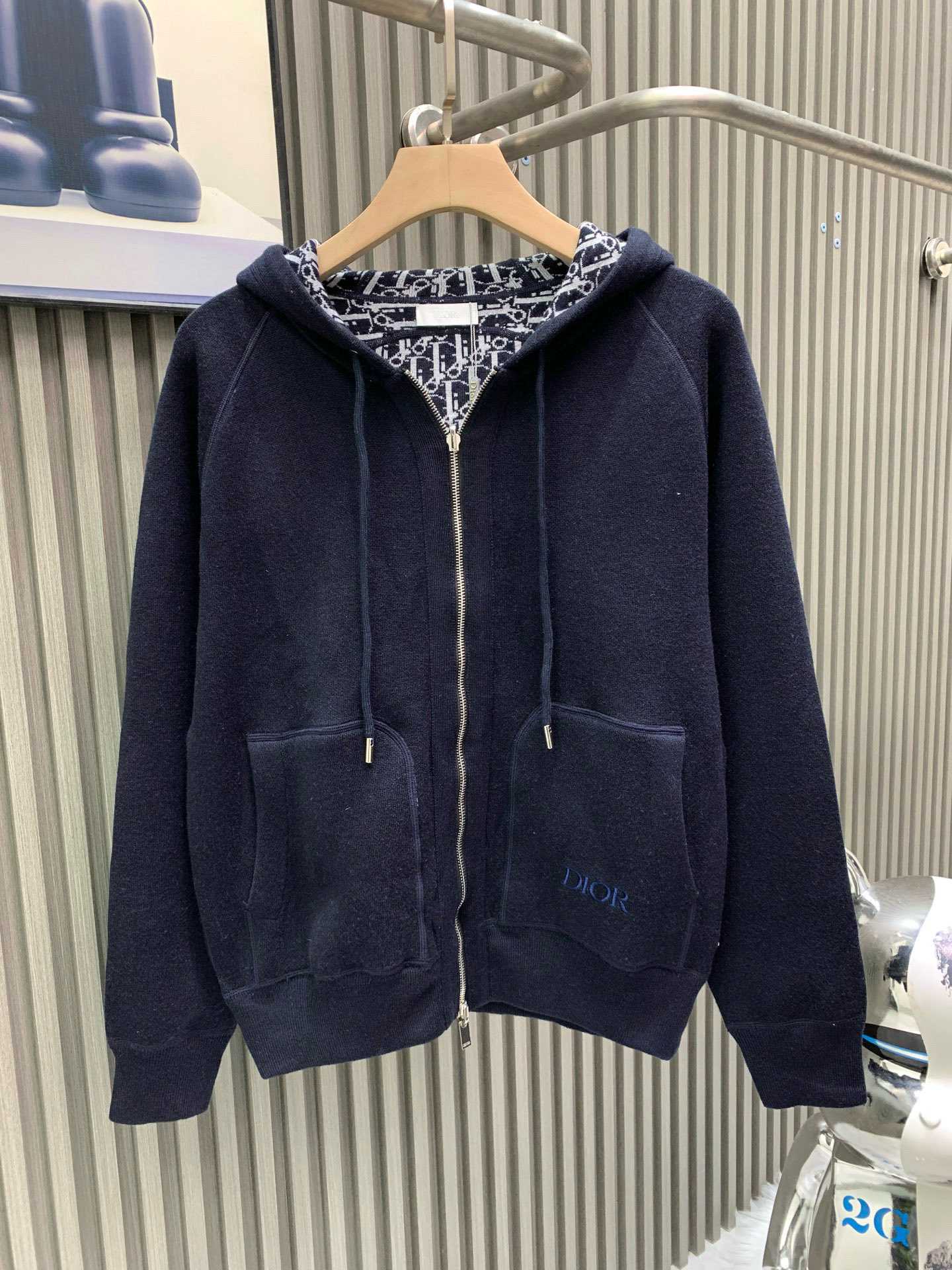 디올(DIOR) 자수 양면 집업 후드 가디건 의류