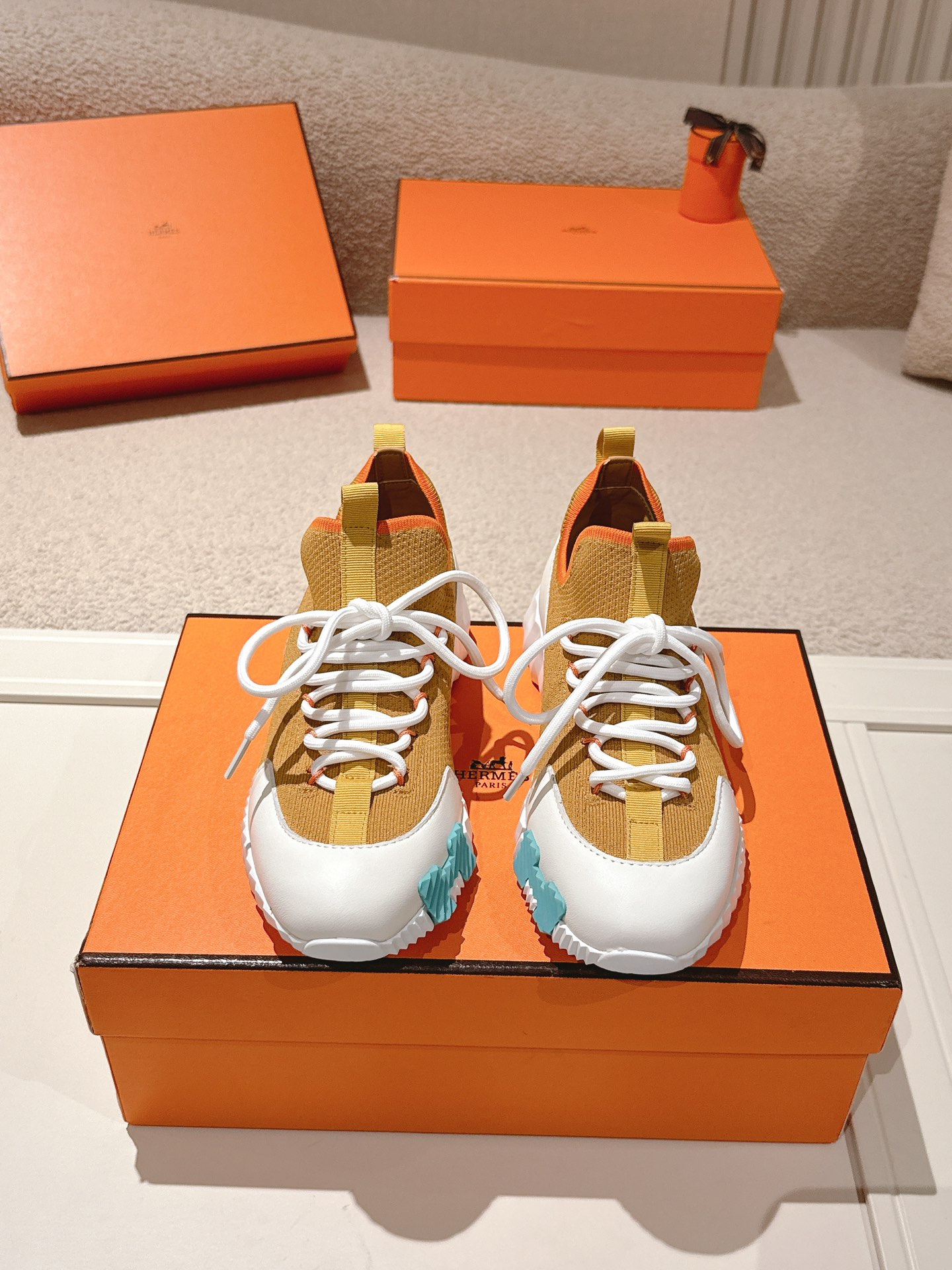 에르메스(HERMES) 클래식 커플 어글리 스니커즈 신발