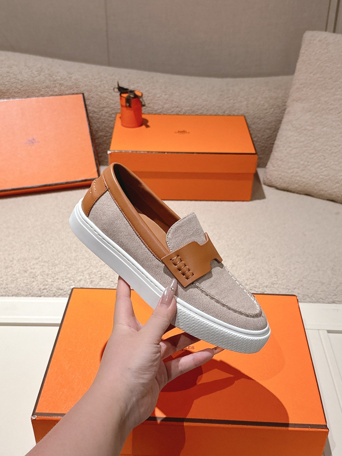 에르메스(HERMES) 플랫폼 커플 로퍼 스니커즈 신발