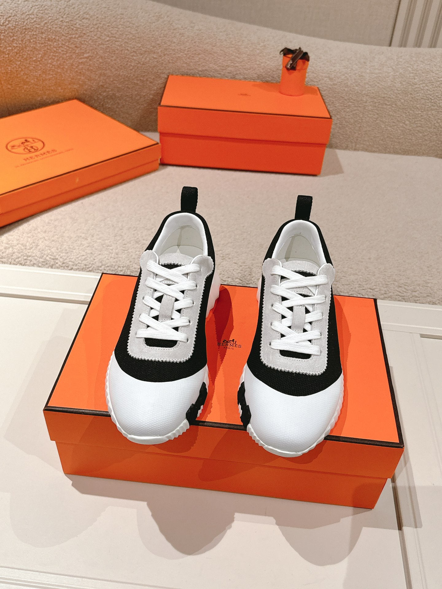 에르메스(HERMES) 클래식 어글리 스니커즈 신발