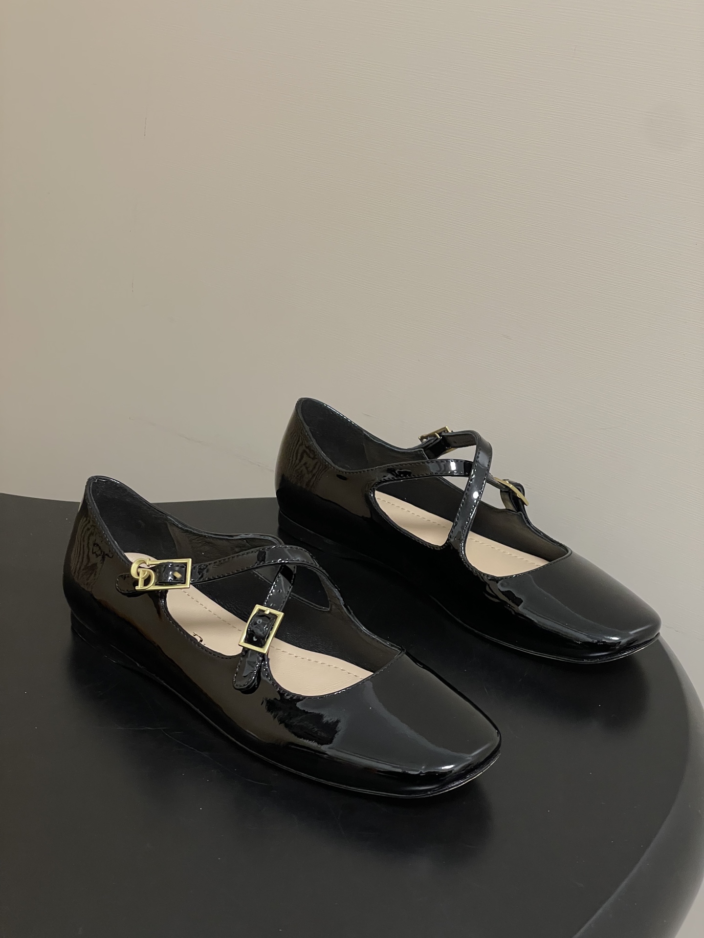 디올(Dior) CD 베리 디(Very D) 메쉬 발레리나 플랫 슈즈 단화 신발