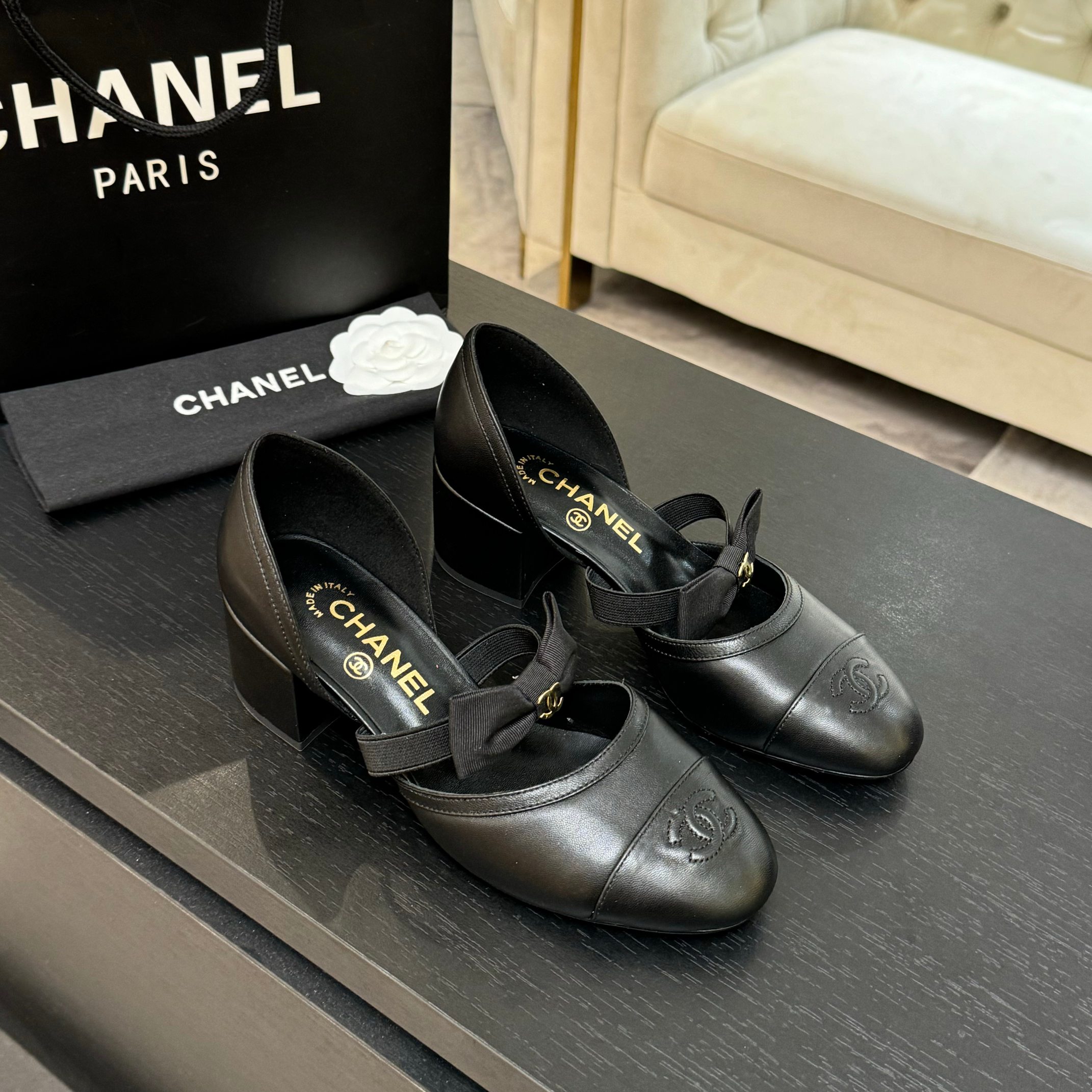 샤넬(Chanel) 리본 굽 플랫 슈즈 단화 신발