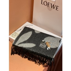 로에베(LOEWE) 자수 로고 목도리 스카프