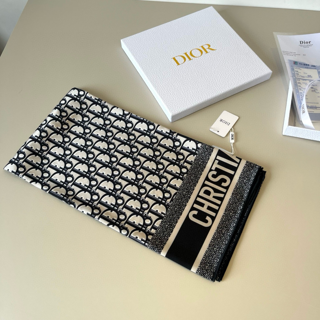 디올(DIOR) 오블리크 실크 스카프