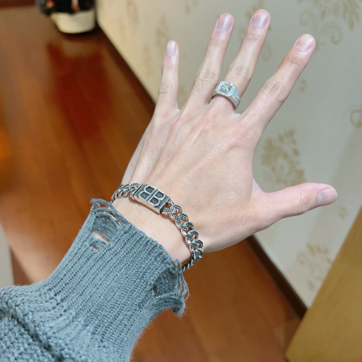 발렌시아가(BALENCIAGA) 로고 체인 팔찌 악세사리