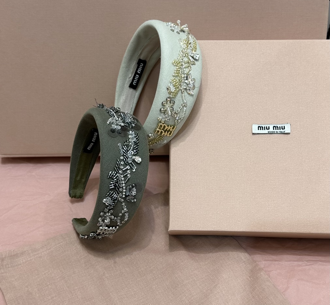 miumiu 미우미우 장식 머리띠 헤어밴드