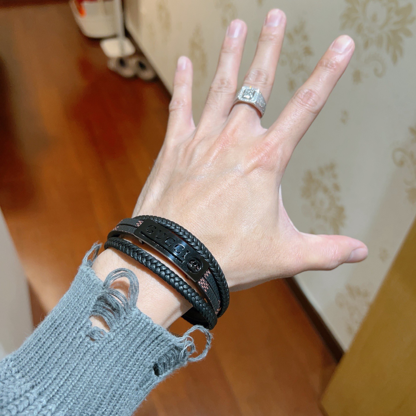 구찌(GUCCI) 가죽 팔찌 악세사리