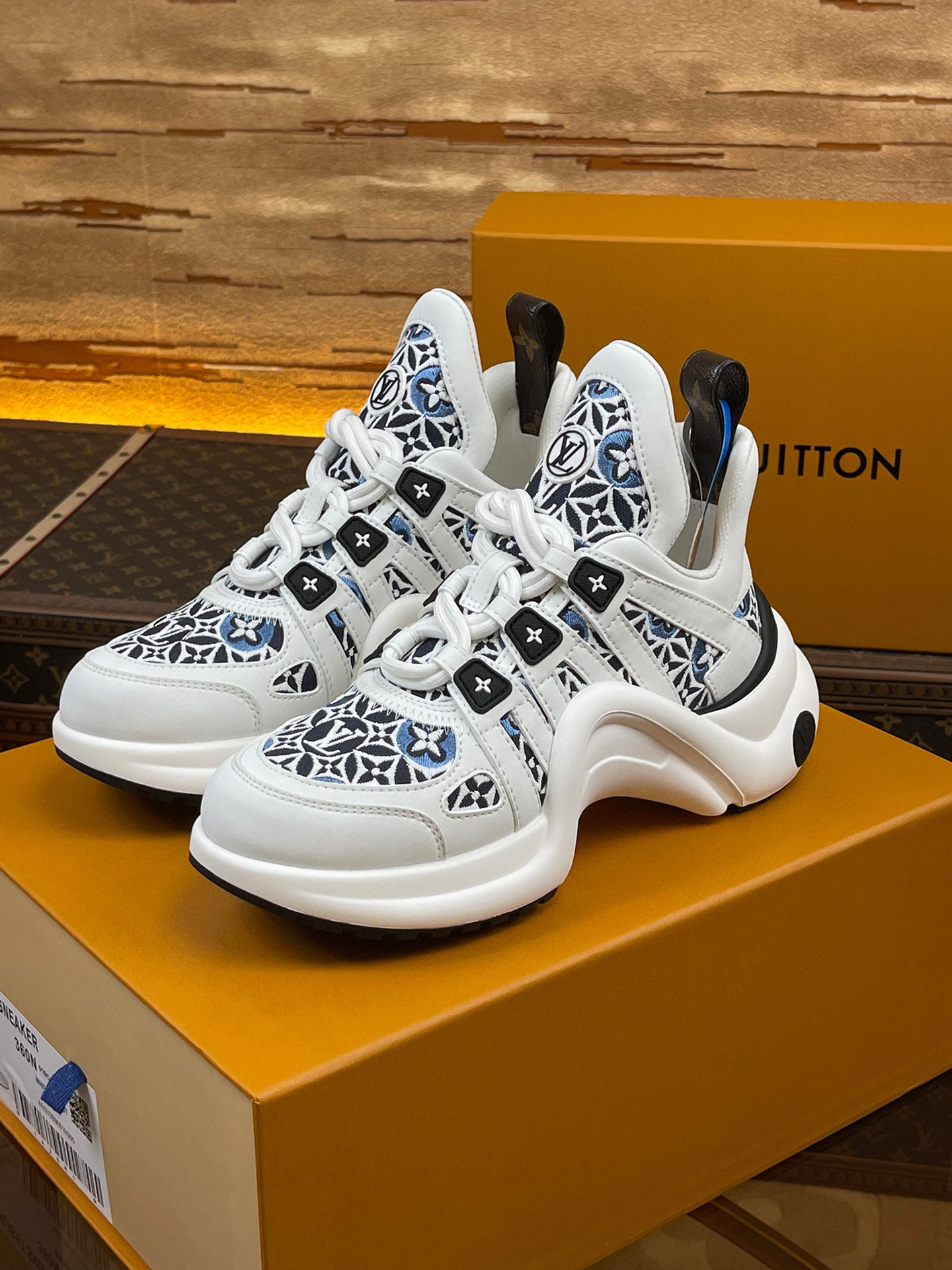 루이비통(LV) L-Archlight 아치라이트 최상위 버전 스니커즈 신발