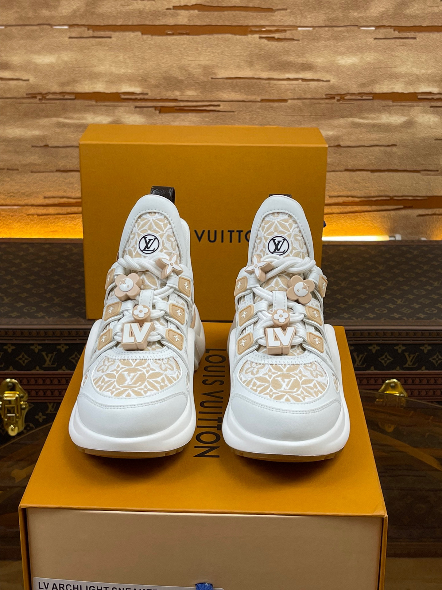루이비통(LV) Archlight 플라워 버튼 아치라이트 스니커즈 신발
