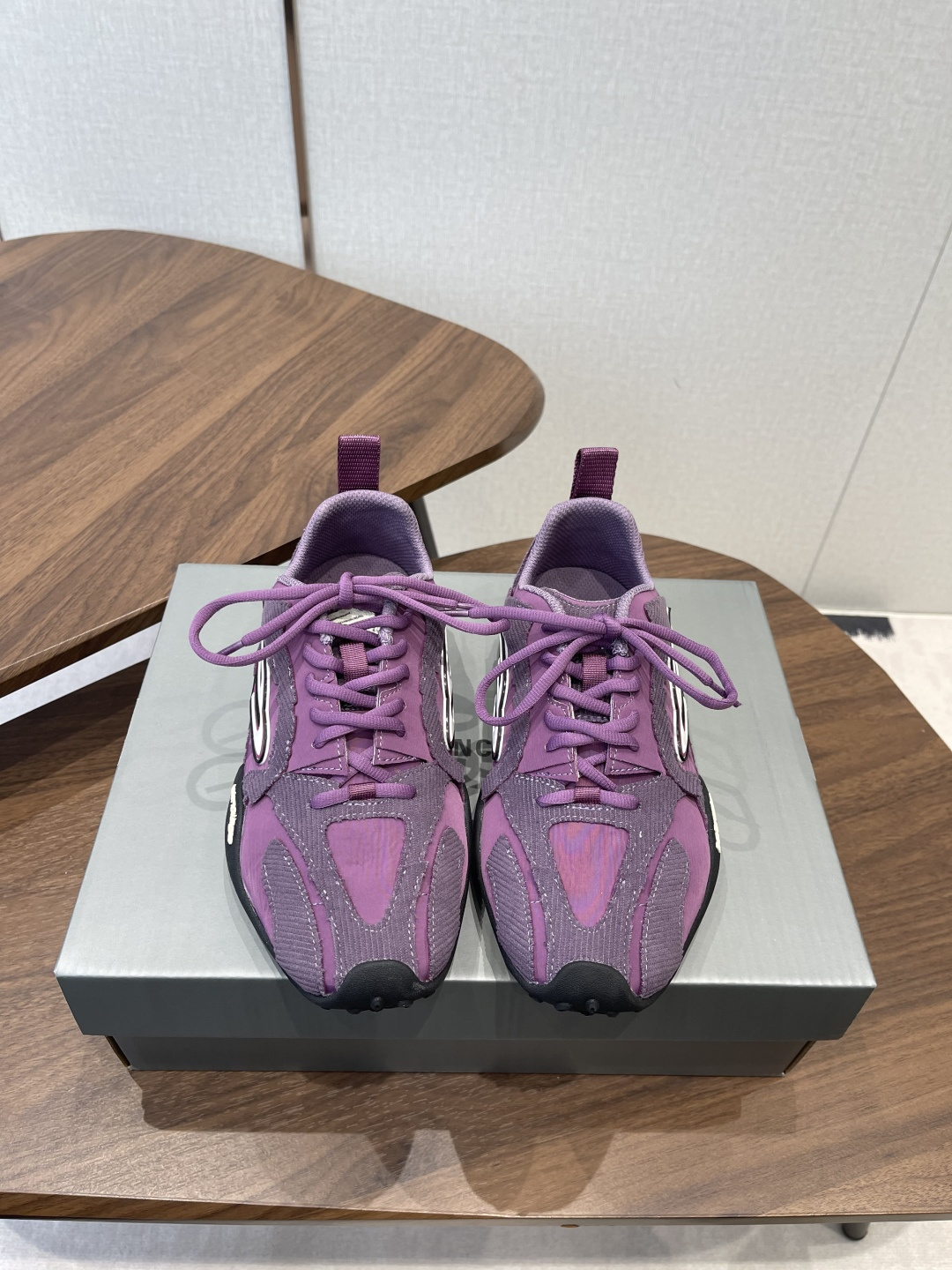 발렌시아가(Balenciaga) 먼데이 울트라(Monday Ultra) 스니커즈 신발