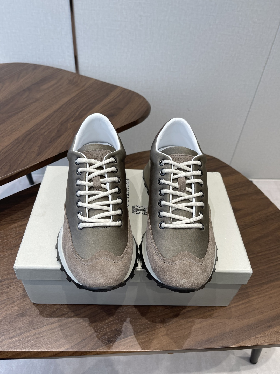 Brunello Cucinelli 브루넬로 쿠치넬리 펀칭 레이스업 스니커즈 신발