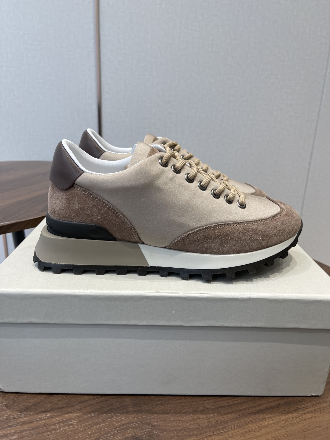 Brunello Cucinelli 브루넬로 쿠치넬리 펀칭 레이스업 스니커즈 신발