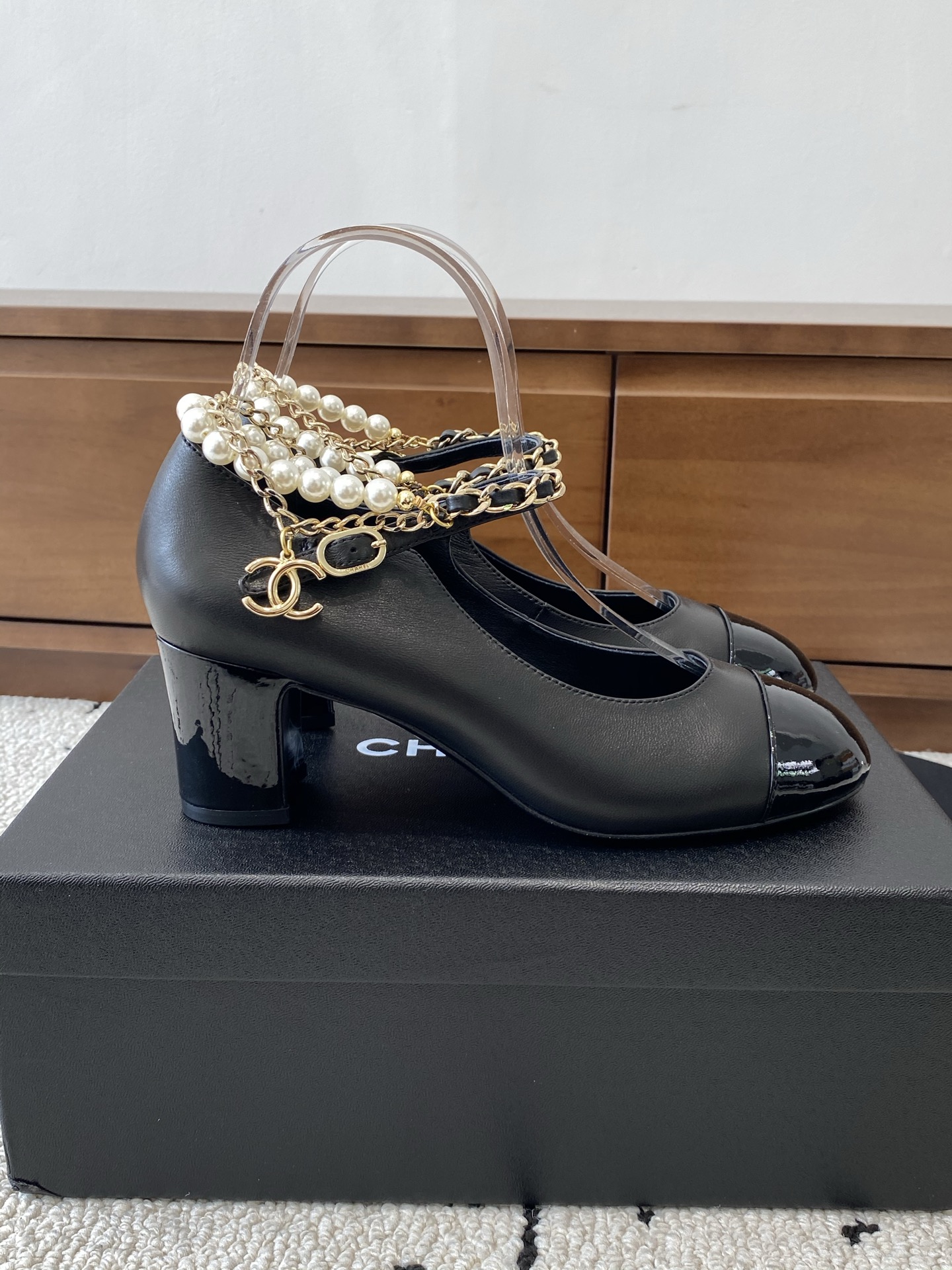 샤넬(CHANEL) 체인 진주 메리제인 구두 신발