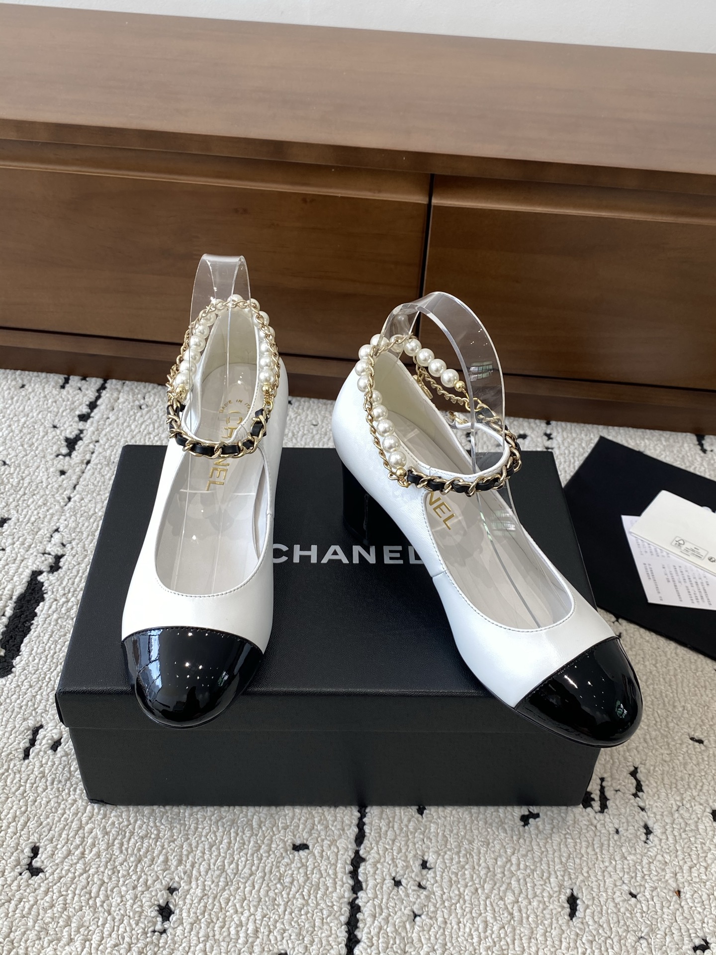 샤넬(CHANEL) 체인 진주 메리제인 구두 신발