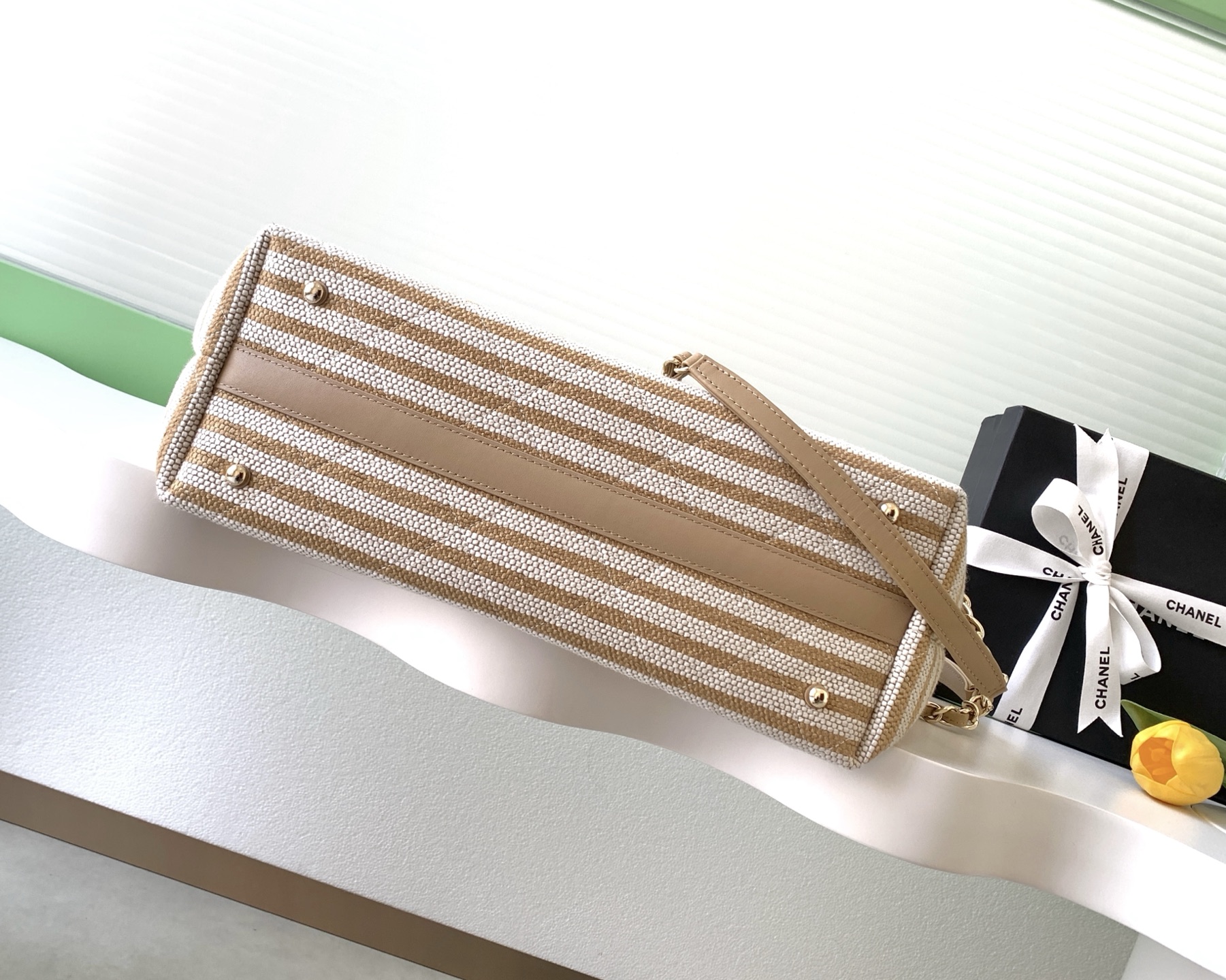 샤넬(CHANEL) 26C 크루즈 스트라이프 토트백 가방 (브라운)