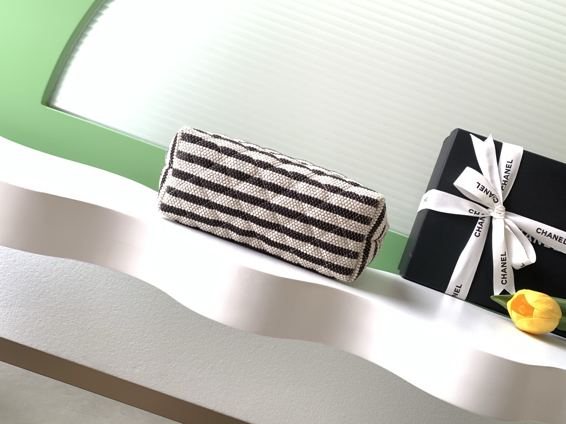 샤넬(CHANEL) 26C 블랙 스트라이프 클러치 백 가방 (스몰)