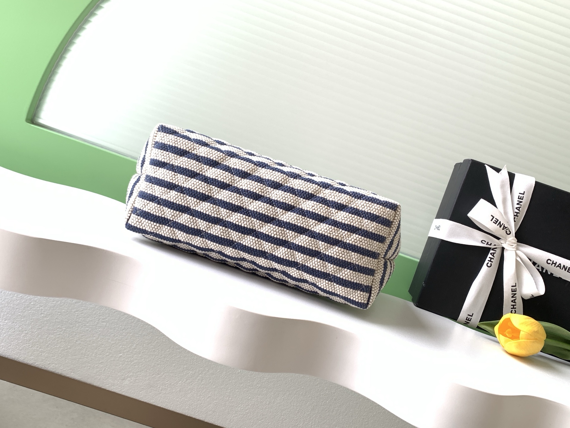 샤넬(CHANEL) 26C 네이비 스트라이프 클러치 백 가방 (라지)