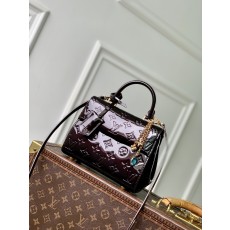 루이비통(LV) 클루니(Cluny) 미니 에나멜 토트백 숄더백 가방