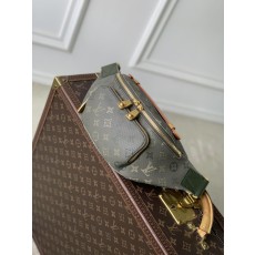 루이비통(LV) 러쉬(Rush) 웨이스트백 힙색 가방 (모노그램 서플러스)