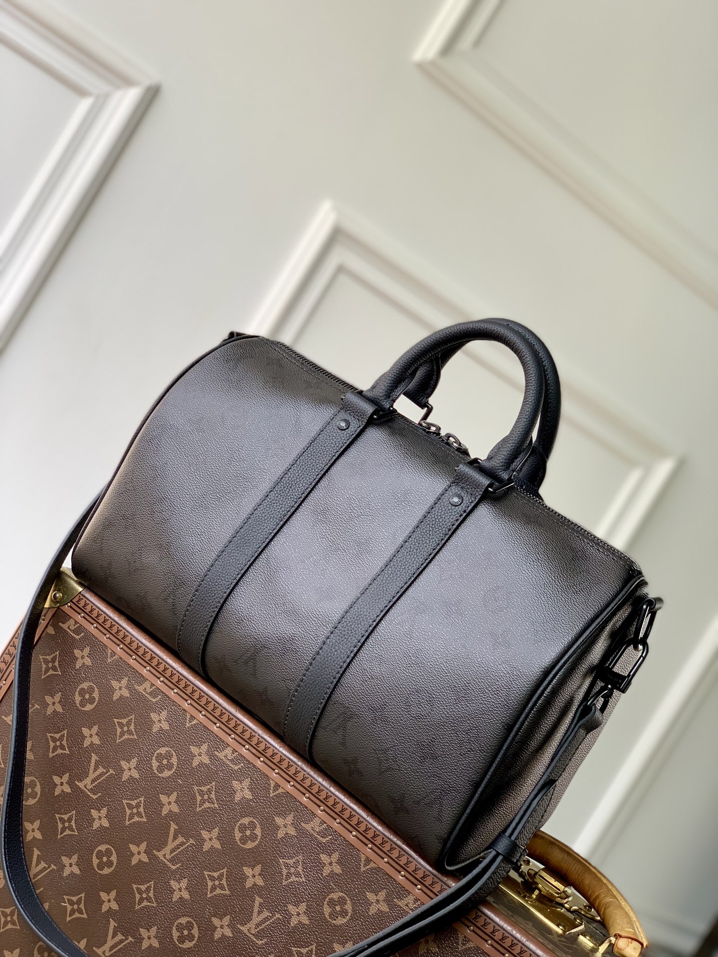 루이비통(LV) Keepall Bandoulière 키폴 반둘리에 35 여행 가방 (모노그램 미드나잇)