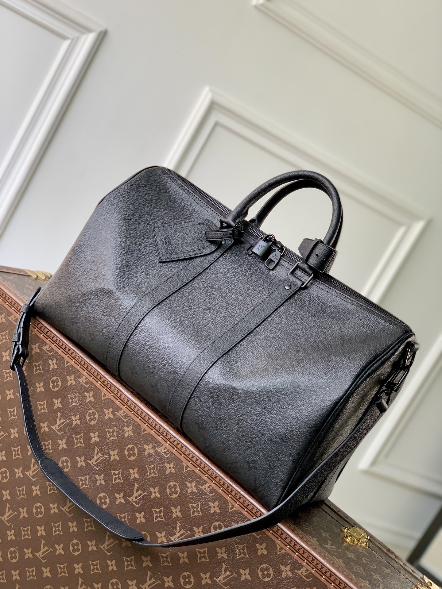 루이비통(LV) Keepall Bandoulière 키폴 반둘리에 45 여행 가방 (모노그램 미드나잇)