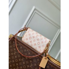 루이비통(LV) Pochette Accessories 포쉐트 악세수아 숄더백 가방 (모노그램 오리진)