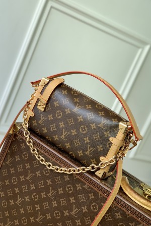 루이비통(LV) Side Trunk 사이드 트렁크 이스트 웨스트(Side Trunk East West) 가방