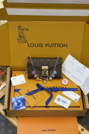 루이비통(LV) 포쉐트 메티스 파우치 백 (Pouch Metis) 미니 벨트 백 가방