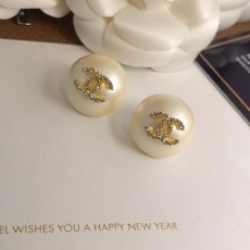 샤넬(CHANEL) 스노우 크리스탈 진주 귀걸이 악세사리