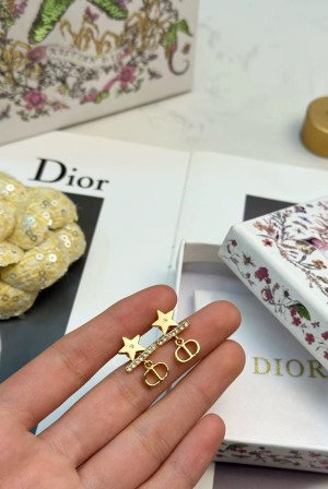 디올(DIOR) 스타 CD 드롭 귀걸이 악세사리