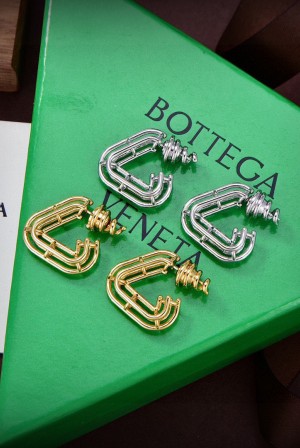 보테가 베네타(BOTTEGA VENETA) 뉴 디자인 귀걸이 악세사리