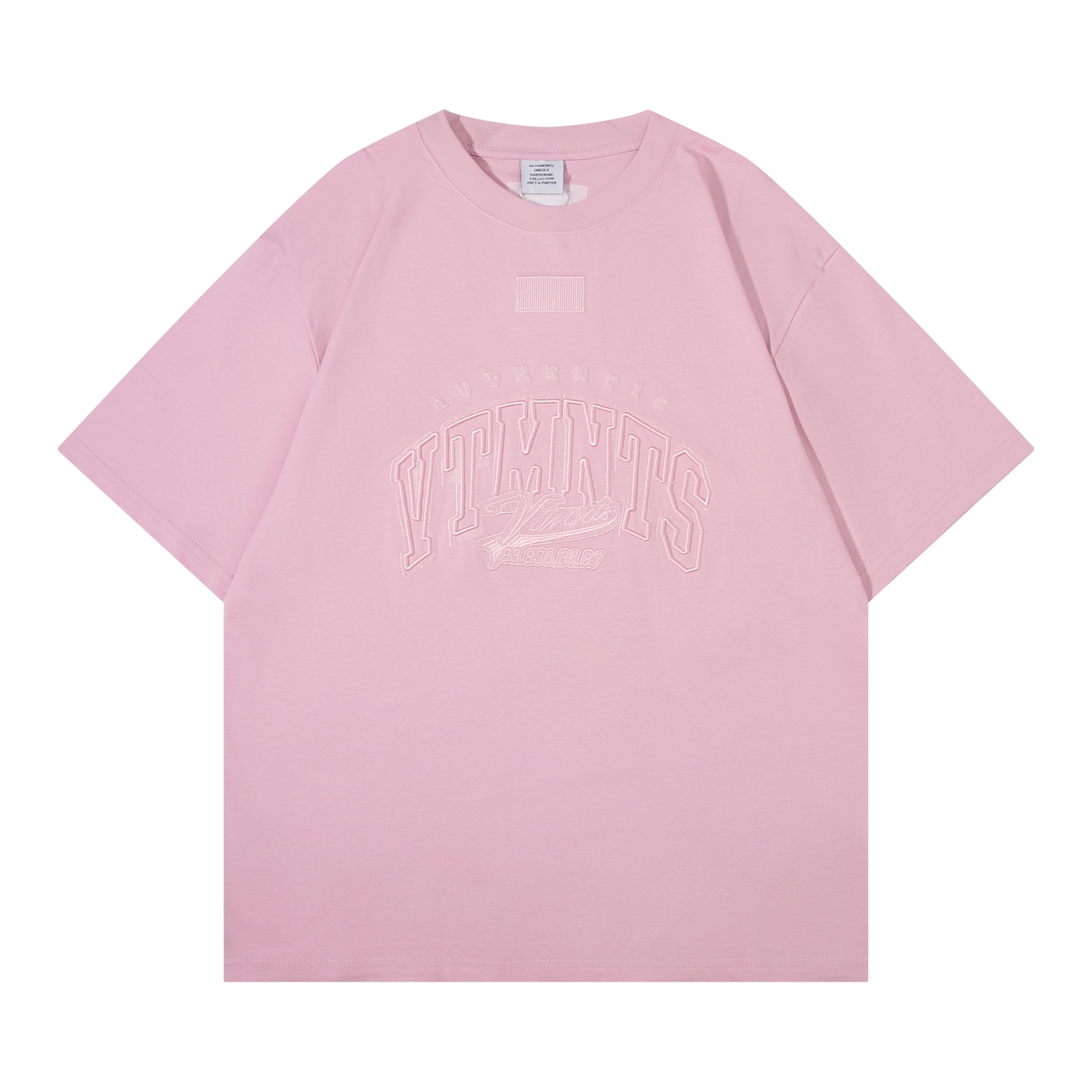 베트멍(VETEMENTS) 로고 자수 반팔 티셔츠 의류