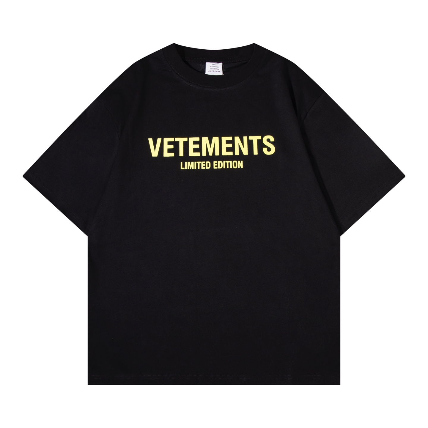 베트멍(VETEMENTS) 로고 프린트 반팔 티셔츠 의류