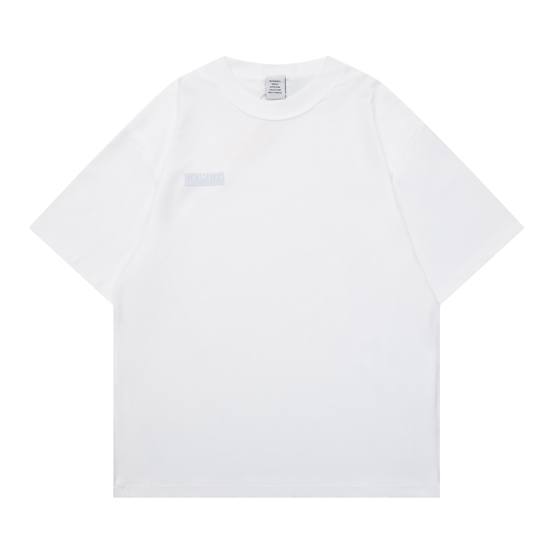 베트멍(VETEMENTS) 리버스 스타일 반팔 티셔츠 의류