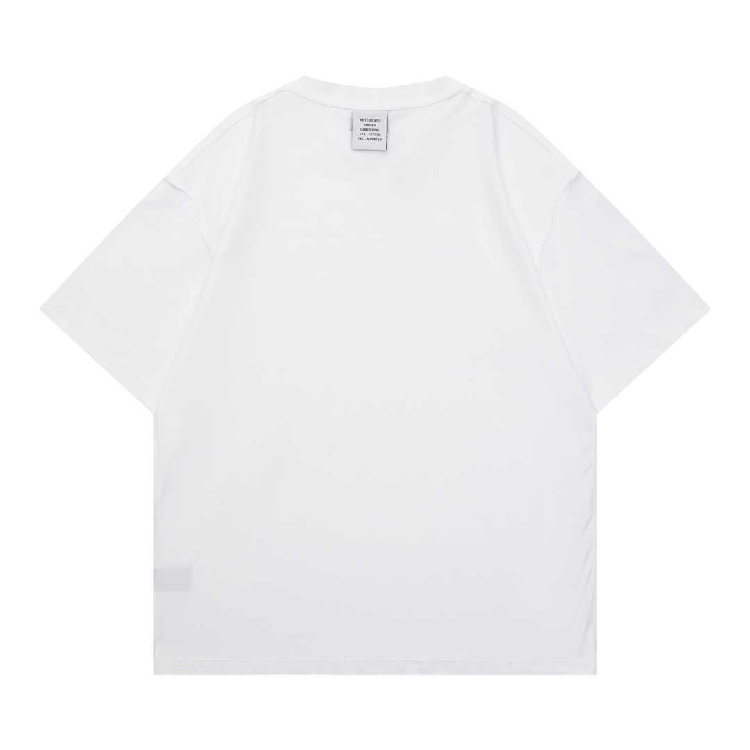 베트멍(VETEMENTS) 리버스 스타일 반팔 티셔츠 의류