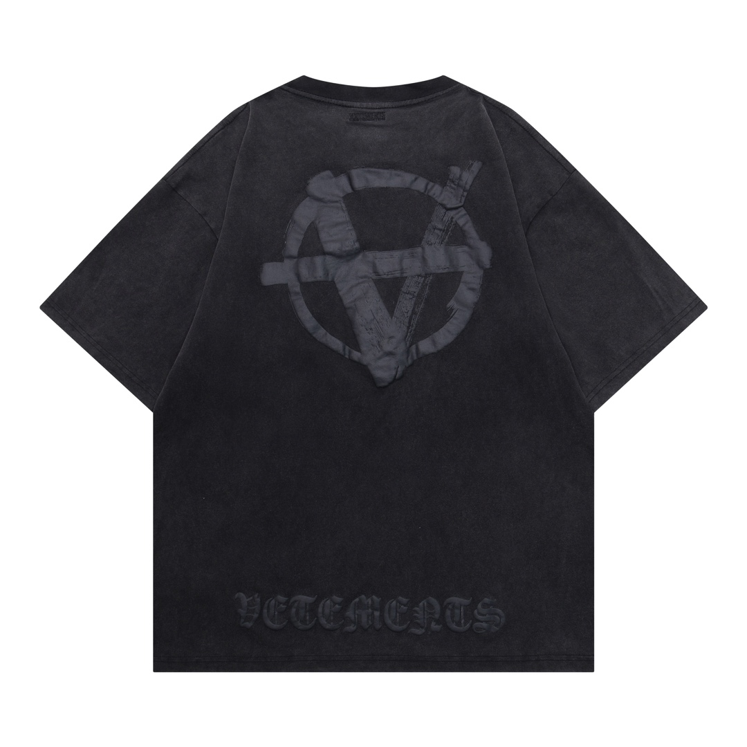 베트멍(VETEMENTS) 그래픽 프린트 워싱 반팔 티셔츠 의류