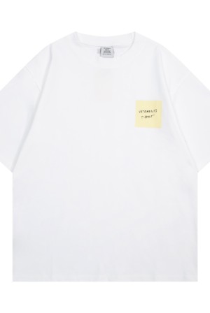 베트멍(VETEMENTS) 스티키 노트 반팔 티셔츠 의류