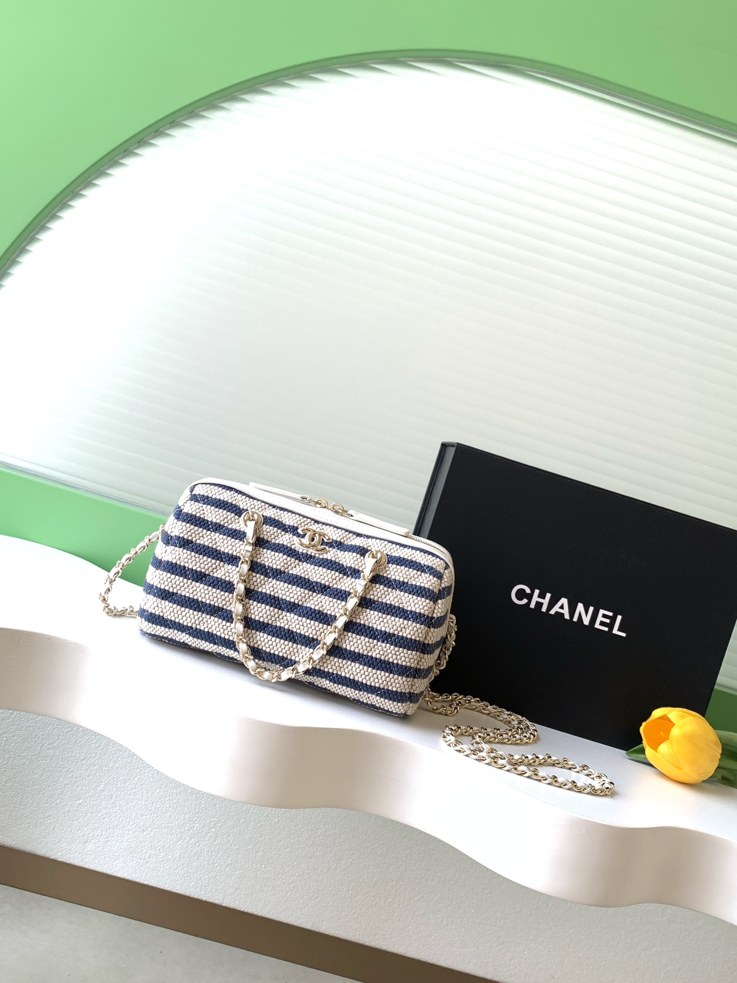 샤넬(CHANEL) 26C 스트라이프 보울링백 숄더백 가방
