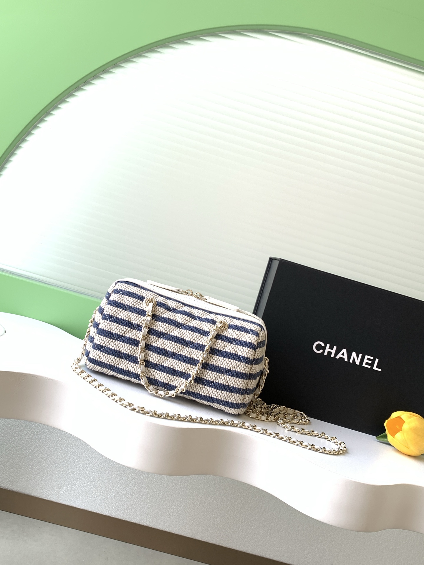 샤넬(CHANEL) 26C 스트라이프 보울링백 숄더백 가방