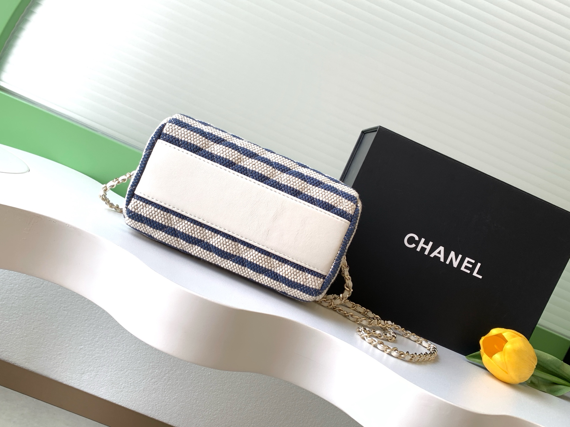 샤넬(CHANEL) 26C 스트라이프 보울링백 숄더백 가방