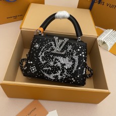 루이비통(LV) 카퓌신 한정판 (Luna New Year) 핸드백 가방 미니